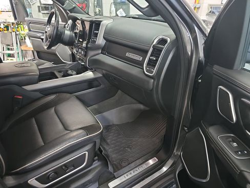Used 2022 RAM 1500 Laramie AWD/4WD image 10