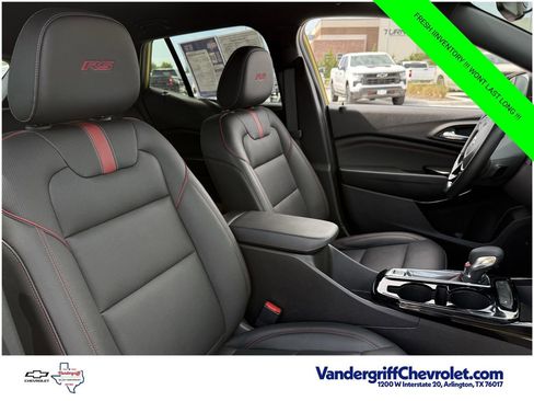 Certified 2025 Chevrolet Trax RS w/ Driver Confidence Package FWD image 21