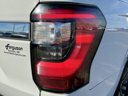 Used 2020 Ford Expedition Limited image 16