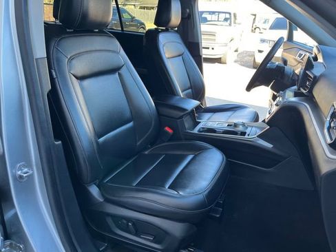 Used 2024 Ford Explorer XLT w/ Equipment Group 202A image 23