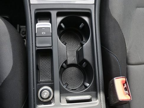 Used 2016 Volkswagen e-Golf SE w/ DC Fast Charging Package image 34