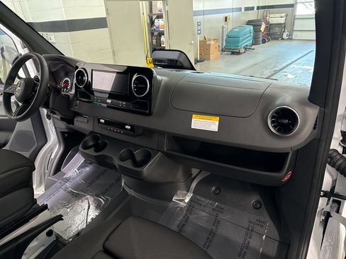New 2025 Mercedes-Benz Sprinter 3500 image 17