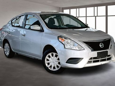 Used 2017 Nissan Versa SV image 13
