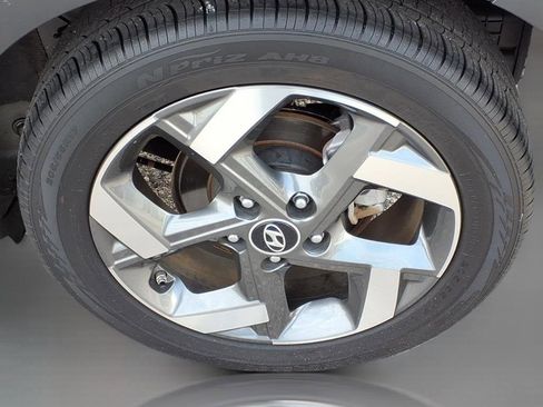 Used 2024 Hyundai Venue SEL image 6