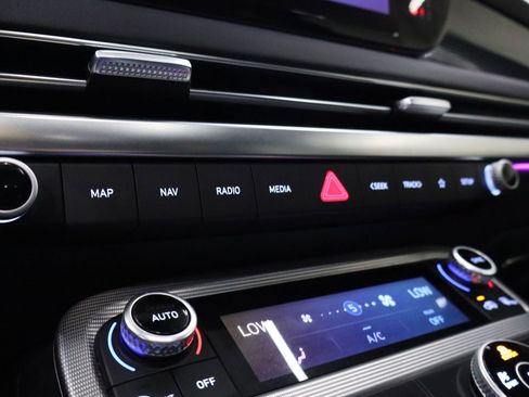 Used 2024 Hyundai Palisade Calligraphy image 21