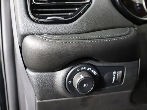 Used 2022 Dodge Durango GT image 25