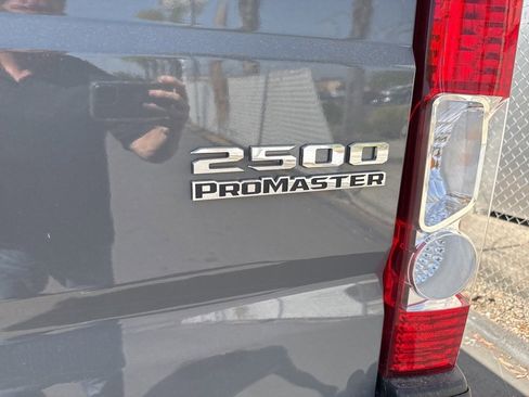New 2025 RAM ProMaster 2500 w/ Quick Order Package 22G SLT image 7