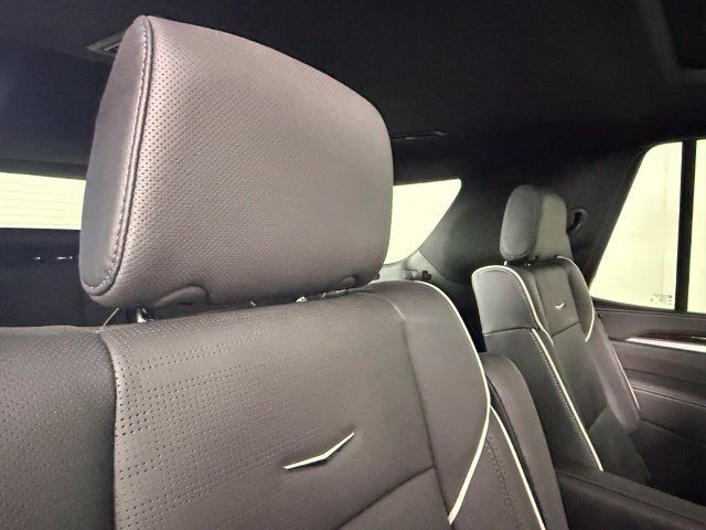 Used 2026 Cadillac Escalade Luxury w/ Touring Package AWD/4WD image 27