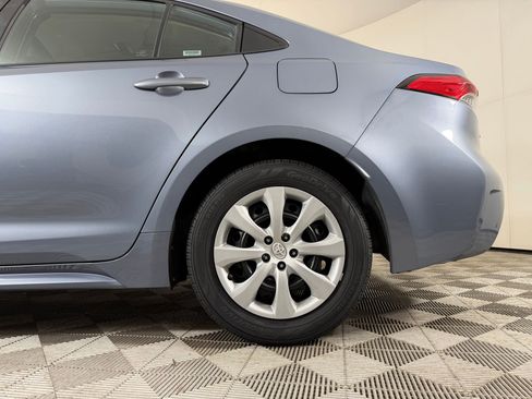 Used 2022 Toyota Corolla LE FWD image 30
