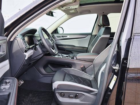 New 2026 Volkswagen Atlas Peak Edition AWD/4WD image 13