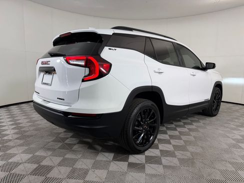 Used 2024 GMC Terrain SLT w/ Elevation Edition AWD/4WD image 8