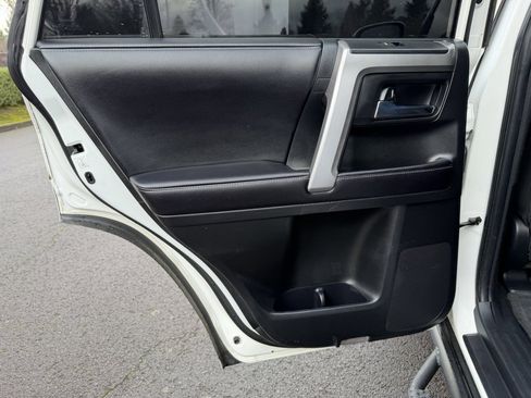 Used 2017 Toyota 4Runner SR5 image 29