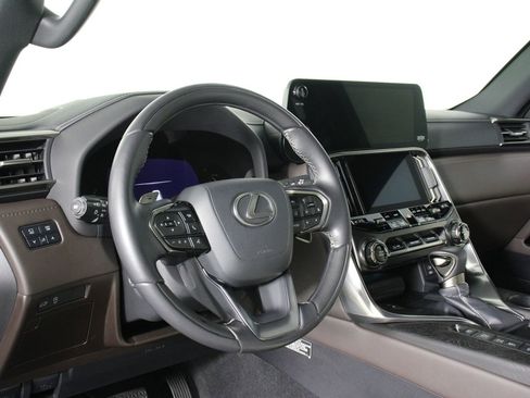 Used 2024 Lexus LX 600 4WD w/ Luxury Package image 14