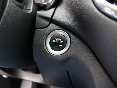 Used 2018 Chevrolet Equinox LT FWD image 17