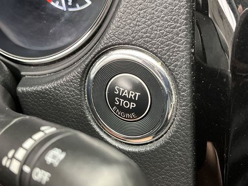 Used 2020 Nissan Rogue SV AWD/4WD image 18