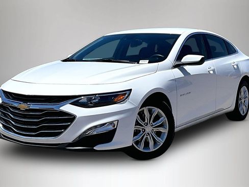 Used 2025 Chevrolet Malibu LT FWD image 3