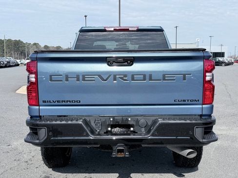Used 2024 Chevrolet Silverado 2500 Custom w/ Custom Value Package image 8