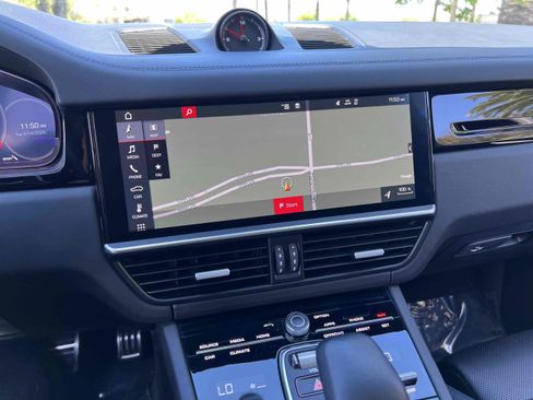 Used 2019 Porsche Cayenne S image 50