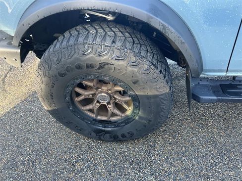 Used 2022 Ford Bronco Wildtrak image 12