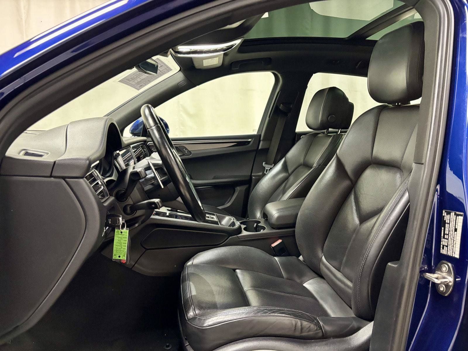 Used 2022 Porsche Macan S AWD/4WD image 16