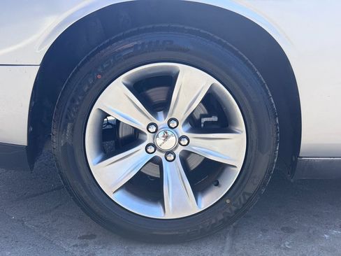 Used 2015 Dodge Challenger SXT RWD image 23