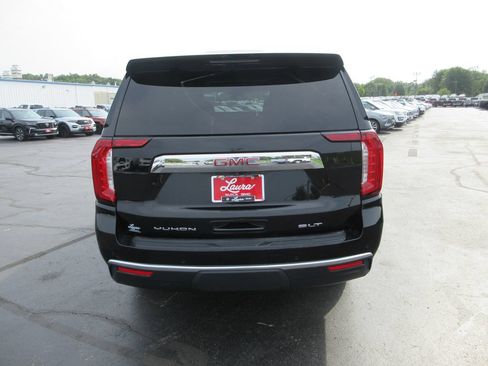 Used 2023 GMC Yukon XL SLT AWD/4WD image 7