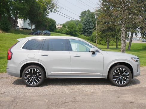 New 2025 Volvo XC90 B6 Ultra w/ Protection Package Premier image 2