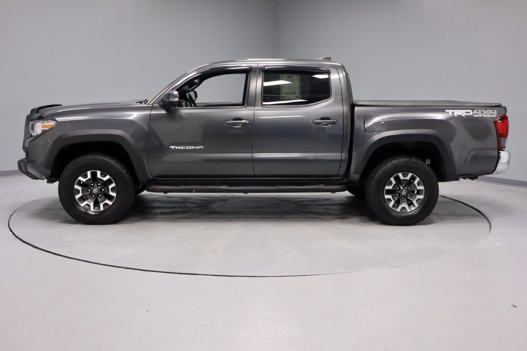 Used 2018 Toyota Tacoma TRD Off-Road AWD/4WD image 7