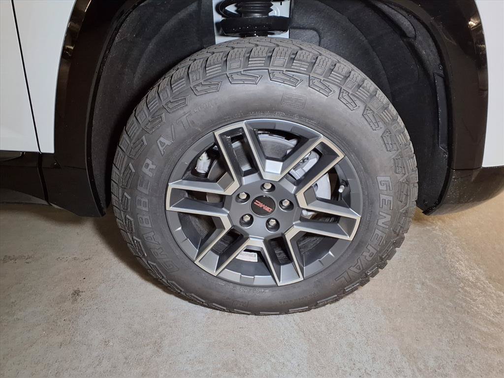 Used 2026 GMC Terrain AT4 AWD/4WD image 5