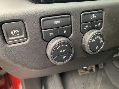 Used 2022 Chevrolet Silverado 1500 LT image 10