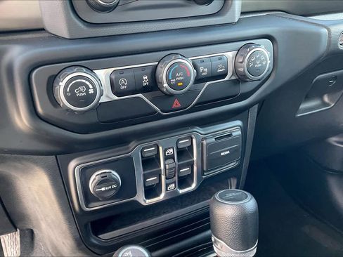 Used 2020 Jeep Gladiator Sport w/ Quick Order Package 24S image 32