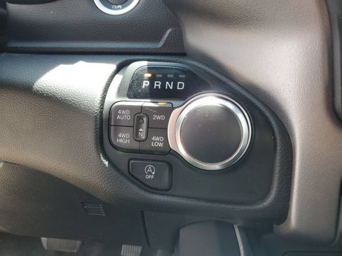 Used 2019 RAM 1500 Big Horn AWD/4WD image 18