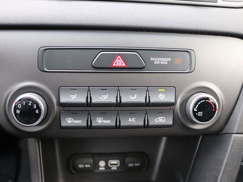 Used 2017 Kia Sportage LX image 14