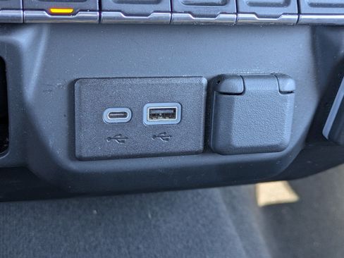 Used 2022 Chevrolet Silverado 1500 Custom image 28