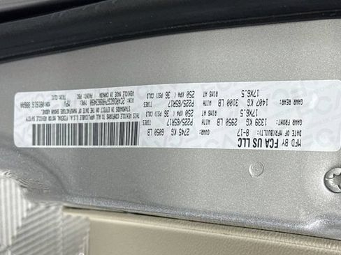 Used 2017 Dodge Grand Caravan SXT FWD image 31
