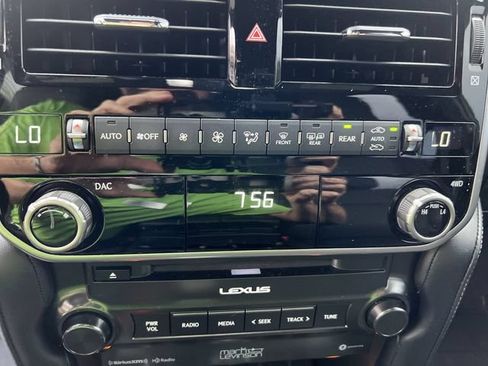 Used 2023 Lexus GX 460 Premium AWD/4WD image 17