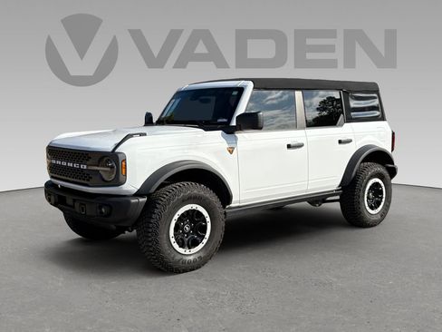 Used 2023 Ford Bronco Badlands w/ Sasquatch Package image 25