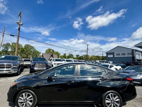 Used 2020 Nissan Versa SV FWD image 2