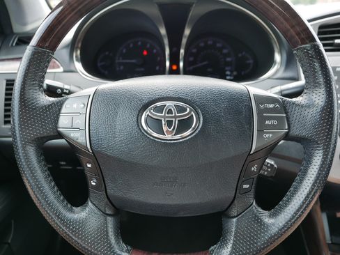 Used 2012 Toyota Avalon Limited FWD image 25