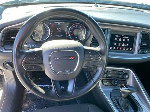 Used 2020 Dodge Challenger SXT RWD image 10