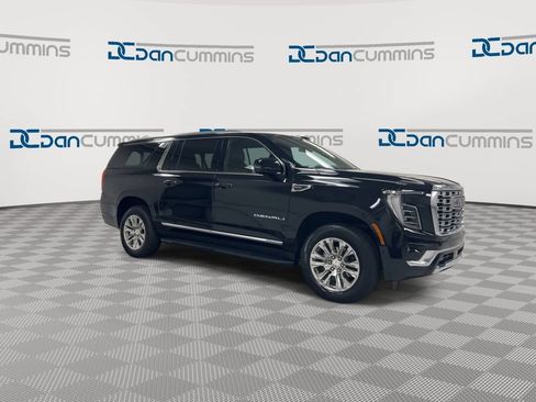 Used 2025 GMC Yukon XL Denali AWD/4WD image 2