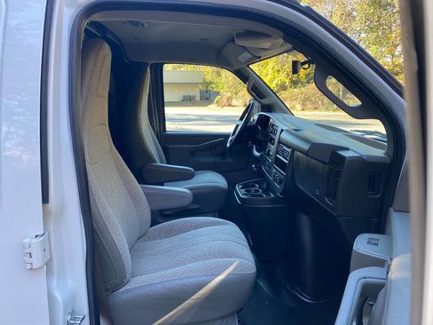 Used 2020 Chevrolet Express 2500 w/ Driver Convenience Package image 31