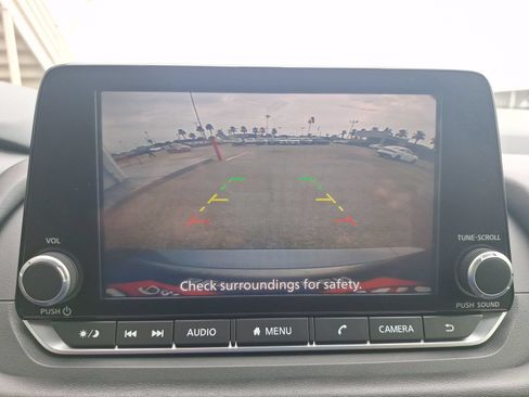 Used 2025 Nissan Rogue S FWD image 20