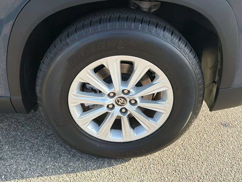 Certified 2024 Toyota Grand Highlander FWD image 30