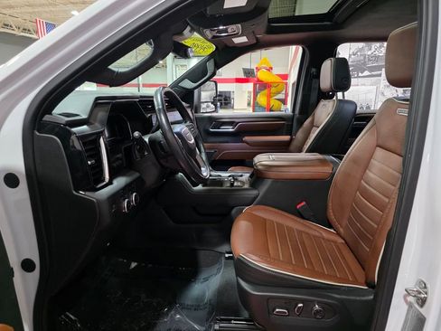 Used 2024 GMC Sierra 3500 Denali Ultimate image 16