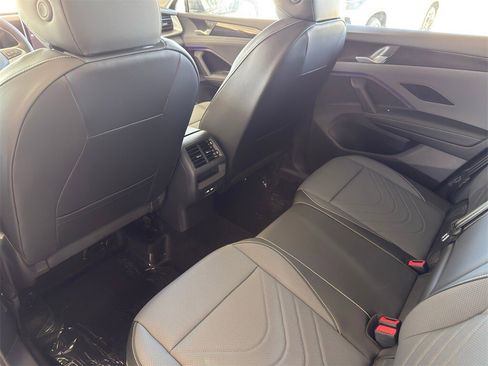 New 2026 Volkswagen Tiguan SE image 25