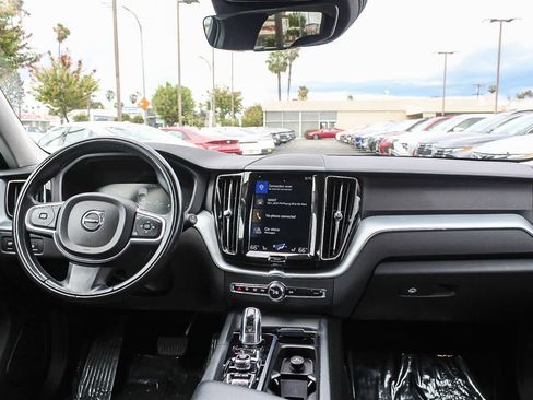 Used 2018 Volvo XC60 T8 Momentum AWD/4WD image 17