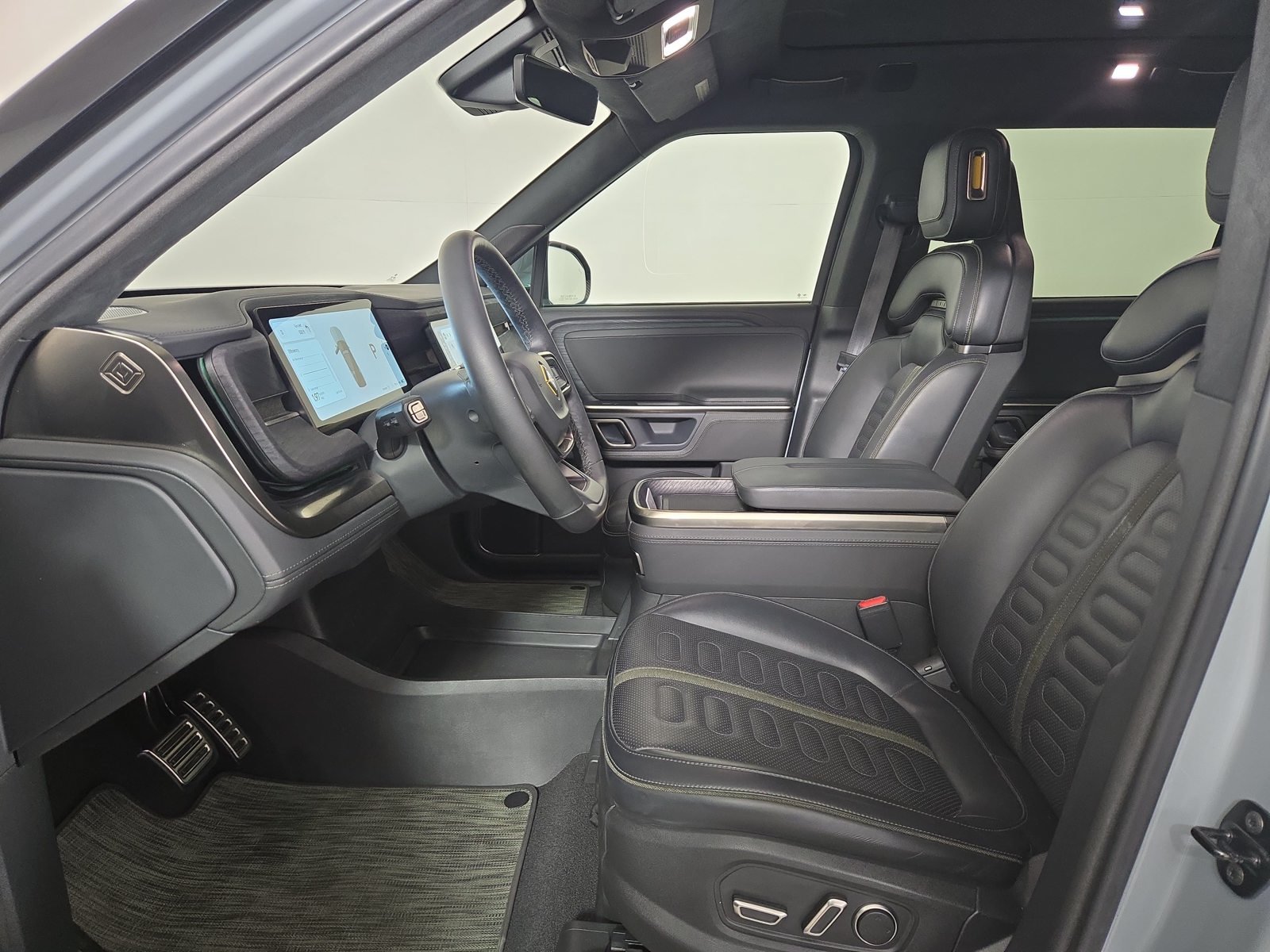 Used 2024 Rivian R1S Adventure Quad AWD/4WD image 20