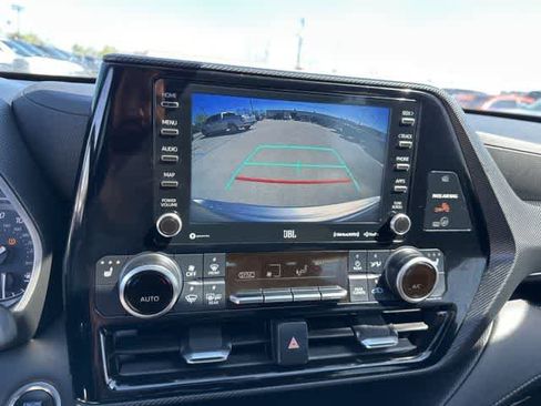 Used 2021 Toyota Highlander XSE image 9