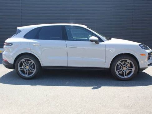 Certified 2025 Porsche Cayenne Base image 8